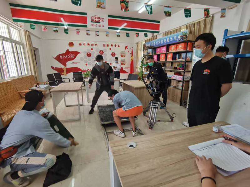 乡城县广告片拍摄公司：极简主义践行者，少即是多的视觉哲学
