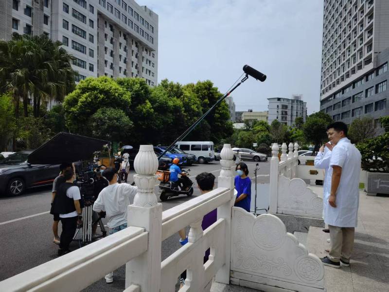 乡城县广告片拍摄公司低成本实现高规格制作的诀窍